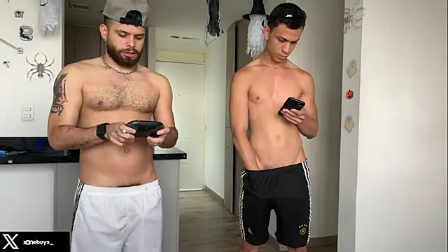 Snapshot of zoneboys chatting on October 11, 2025, 8:29 pm zoneboys online show from October 11, 2025, 8:29 pm