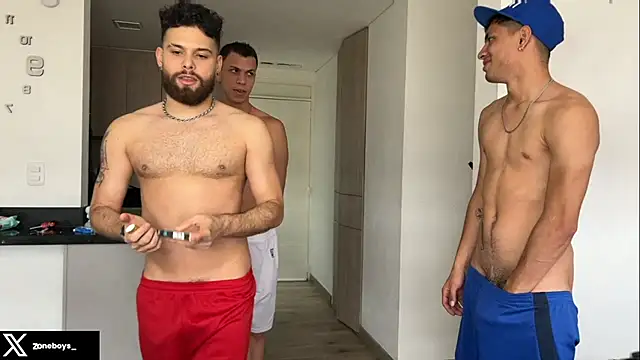 Snapshot of zoneboys chatting on November 1, 2025, 8:11 pm zoneboys online show from November 1, 2025, 8:11 pm