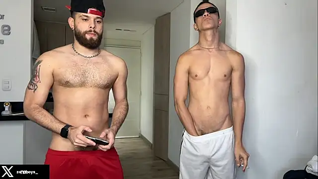 Snapshot of zoneboys chatting on November 7, 2025, 10:32 pm zoneboys online show from November 7, 2025, 10:32 pm