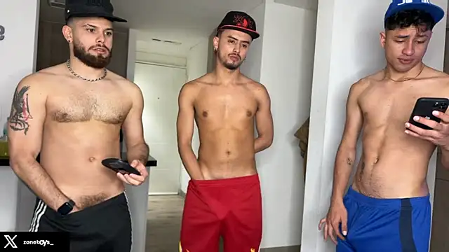 Snapshot of zoneboys chatting on December 4, 2025, 11:46 pm zoneboys online show from December 4, 2025, 11:46 pm