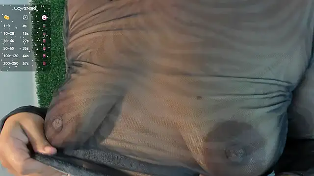 Snapshot of Tifany-fox chatting on November 24, 2025, 4:40 pm Tifany-fox online show from November 24, 2025, 4:40 pm