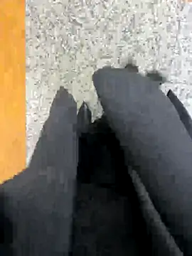 xiaoyuan01 online show from October 21, 2025, 2:34 am