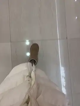 xiaoyuan01 online show from February 9, 2026, 1:53 am