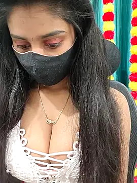 Aanya hotty online show from November 16, 2025, 2:33 pm