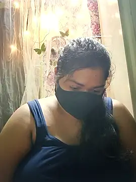 Snapshot of Liyaa_24 chatting on June 5, 2026, 5:18 pm Liyaa 24 online show from June 5, 2026, 5:18 pm