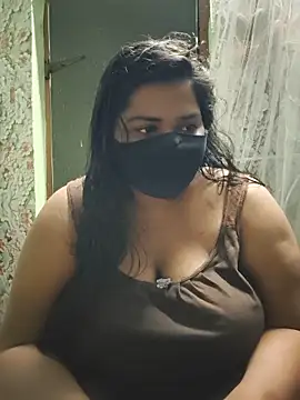 Snapshot of Liyaa_24 chatting on June 22, 2026, 4:37 pm Liyaa 24 online show from June 22, 2026, 4:37 pm