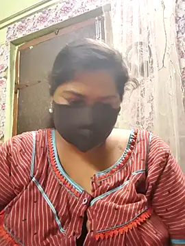Snapshot of Liyaa_24 chatting on July 16, 2026, 5:41 pm Liyaa 24 online show from July 16, 2026, 5:41 pm