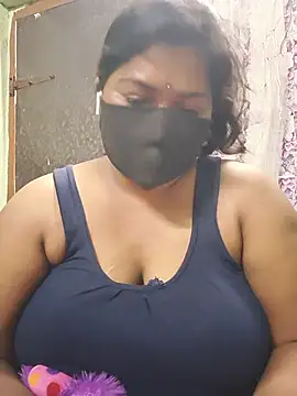 Snapshot of Liyaa_24 chatting on July 17, 2026, 5:07 pm Liyaa 24 online show from July 17, 2026, 5:07 pm