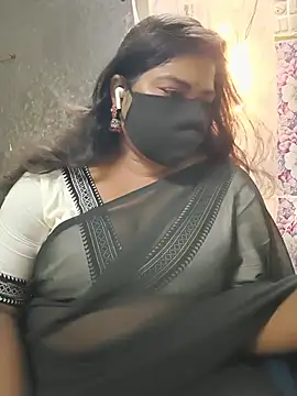 Snapshot of Liyaa_24 chatting on July 21, 2026, 4:20 pm Liyaa 24 online show from July 21, 2026, 4:20 pm