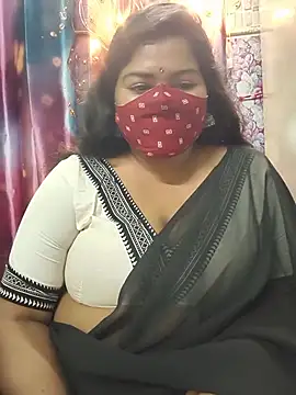 Snapshot of Liyaa_24 chatting on July 29, 2026, 3:32 pm Liyaa 24 online show from July 29, 2026, 3:32 pm