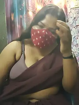 Snapshot of Liyaa_24 chatting on August 3, 2026, 5:27 pm Liyaa 24 online show from August 3, 2026, 5:27 pm