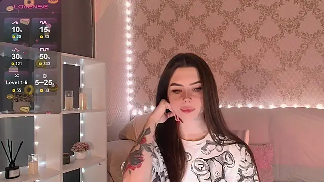 HolyMiax online show from December 15, 2025, 3:11 am