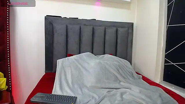 Snapshot of EmmaJhomson chatting on November 21, 2025, 8:07 pm EmmaJhomson online show from November 21, 2025, 8:07 pm