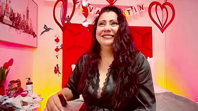 Snapshot of EmmaJhomson chatting on February 17, 2026, 12:45 pm EmmaJhomson online show from February 17, 2026, 12:45 pm