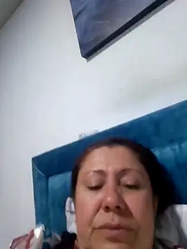 Snapshot of EmmaJhomson chatting on June 18, 2026, 1:17 am EmmaJhomson online show from June 18, 2026, 1:17 am
