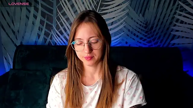 ChristyCrayme online show from December 3, 2025, 10:41 pm