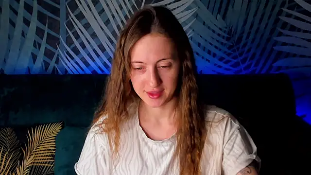 ChristyCrayme online show from February 4, 2026, 10:47 pm