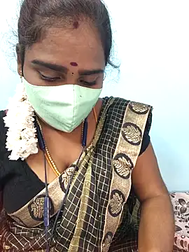 Snapshot of Tamil_riyalini12 chatting on November 22, 2025, 5:23 pm Tamil riyalini12 online show from November 22, 2025, 5:23 pm