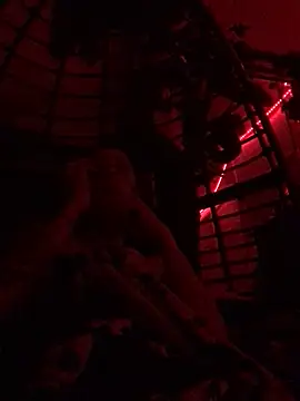 Snapshot of DarkAngelz1 chatting on February 5, 2026, 1:43 am DarkAngelz1 online show from February 5, 2026, 1:43 am