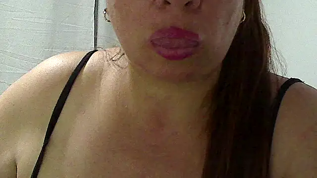 luciana69hot online show from April 30, 2026, 8:57 pm