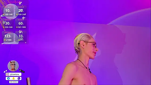 liiamluna  online show from February 19, 2026, 9:27 am