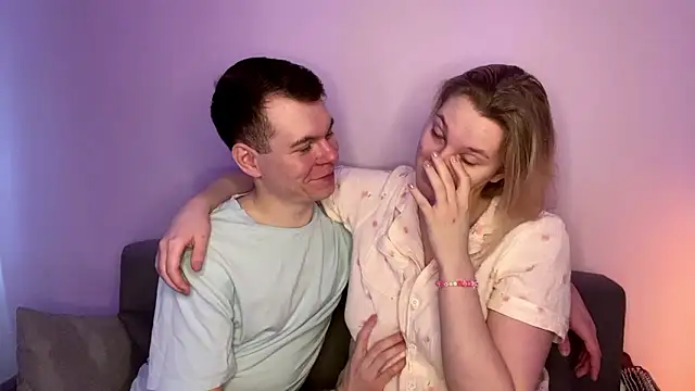 julielourens online show from March 19, 2026, 7:01 am