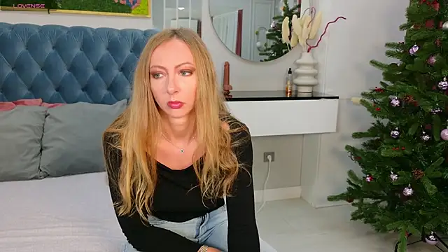 SiennaPierce online show from December 20, 2025, 5:03 am