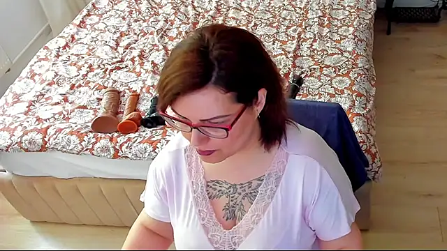 Squirt Kimm online show from April 28, 2026, 11:15 am