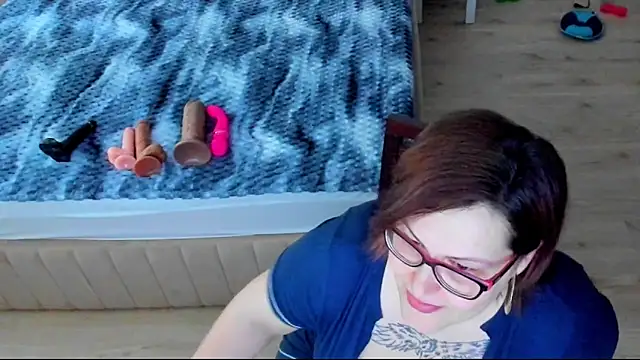 Snapshot of Squirt_Kimm chatting on May 7, 2026, 3:17 pm Squirt Kimm online show from May 7, 2026, 3:17 pm