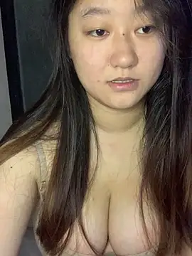 xialuo25 online show from September 19, 2025, 6:08 pm