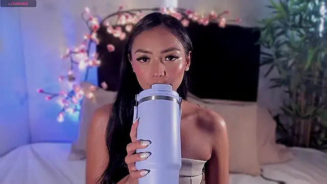 im-isabella online show from February 27, 2026, 7:58 pm