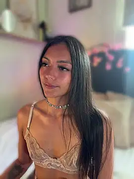 Snapshot of im-isabella chatting on June 7, 2026, 4:22 pm im-isabella online show from June 7, 2026, 4:22 pm