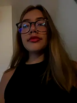 Snapshot of sara_calderon chatting on October 8, 2025, 1:20 pm sara calderon online show from October 8, 2025, 1:20 pm