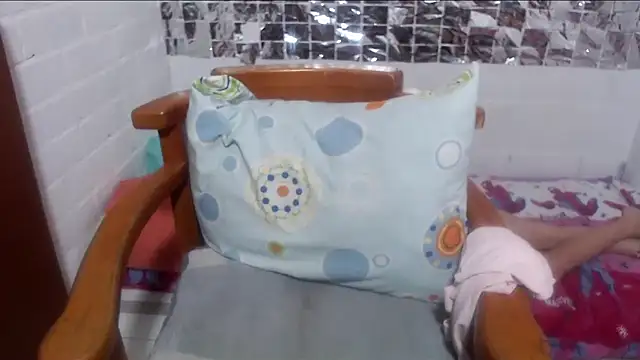 Snapshot of rose-crystal chatting on December 15, 2025, 1:15 pm rose-crystal online show from December 15, 2025, 1:15 pm