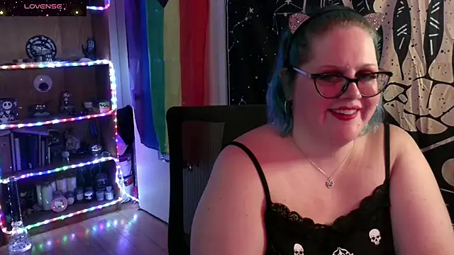 Kinky Witch online show from November 3, 2025, 8:21 pm