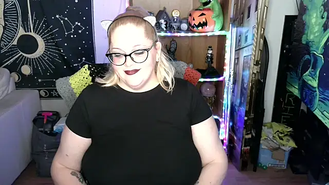 Kinky Witch online show from April 8, 2026, 4:40 pm