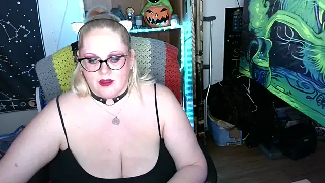 Kinky Witch online show from April 22, 2026, 5:47 pm