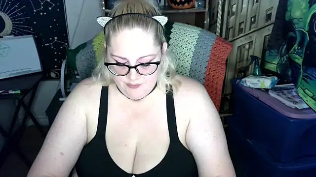 Kinky Witch online show from May 19, 2026, 4:24 pm