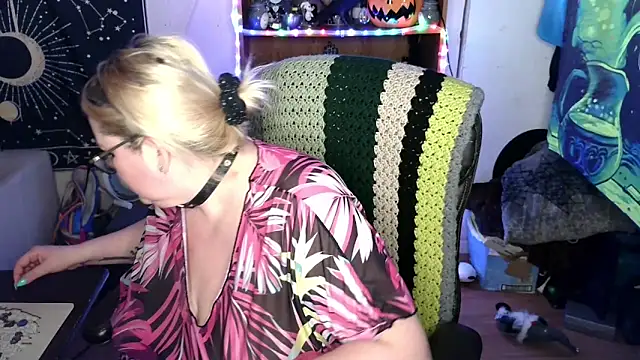 Kinky Witch online show from May 28, 2026, 7:00 pm