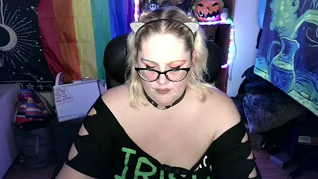 Kinky Witch online show from June 17, 2026, 12:57 am