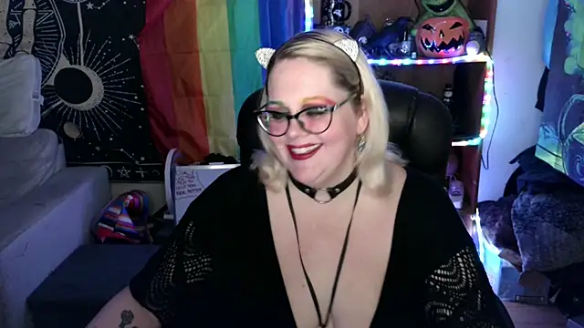 Kinky Witch online show from June 19, 2026, 6:01 pm