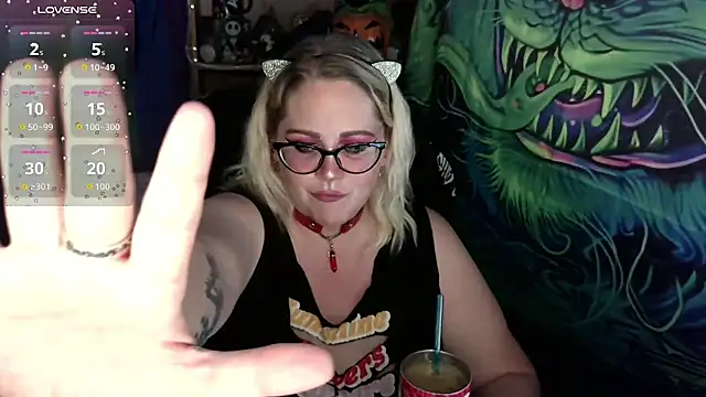 Kinky Witch online show from August 1, 2026, 7:24 pm