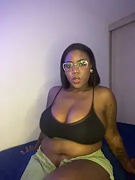 Snapshot of Alexia_24 chatting on May 25, 2026, 1:11 am Alexia 24 online show from May 25, 2026, 1:11 am