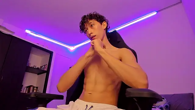 Snapshot of velvet_skyn chatting on September 9, 2025, 4:56 am velvet skyn online show from September 9, 2025, 4:56 am