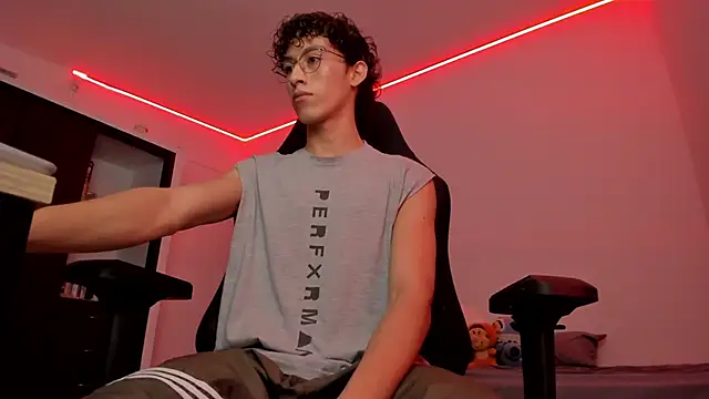 Snapshot of velvet_skyn chatting on October 8, 2025, 4:10 am velvet skyn online show from October 8, 2025, 4:10 am