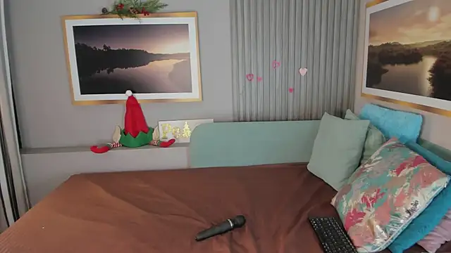 Hailey-Fox online show from November 9, 2025, 10:19 pm