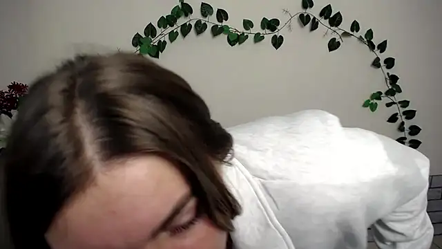 Snapshot of Magic_Katarina_ chatting on October 7, 2025, 6:54 am Magic Katarina online show from October 7, 2025, 6:54 am