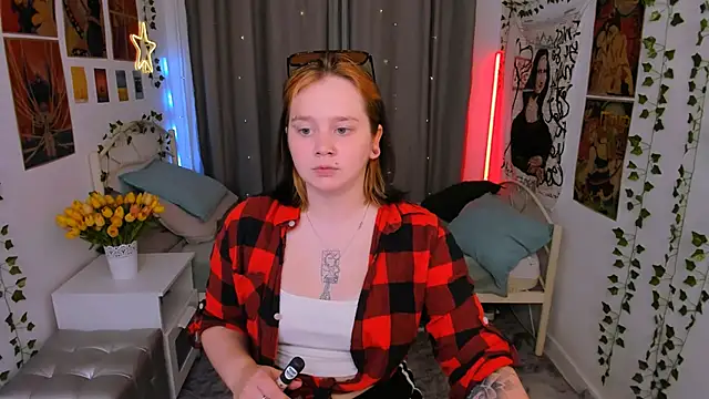 Snapshot of lunaalli chatting on September 10, 2025, 4:29 pm lunaalli online show from September 10, 2025, 4:29 pm