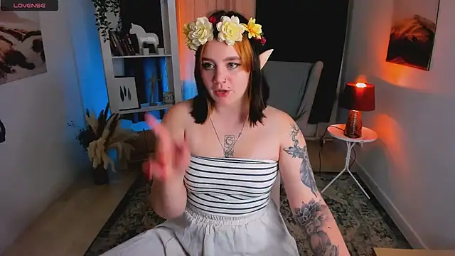 Snapshot of lunaalli chatting on September 18, 2025, 5:15 pm lunaalli online show from September 18, 2025, 5:15 pm