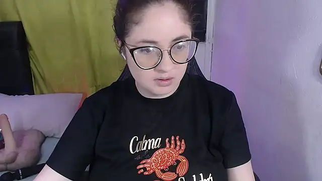 Snapshot of KrystalAdams chatting on June 12, 2026, 1:43 pm KrystalAdams online show from June 12, 2026, 1:43 pm